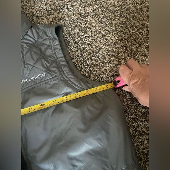 Columbia Vest - Picture 7 of 7